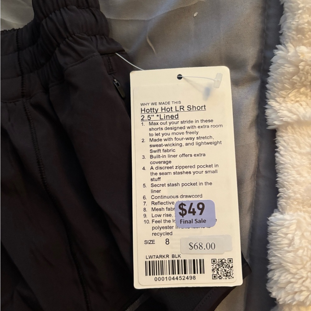 BRAND NEW Lululemon LR Hotty Hot 2.5 Inseam Black Size 8